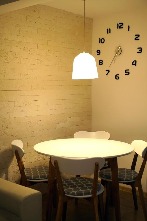 Apartament Naleczow Dom Pod Orzechami エクステリア 写真