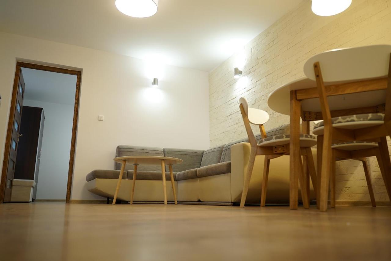 Apartament Naleczow Dom Pod Orzechami エクステリア 写真
