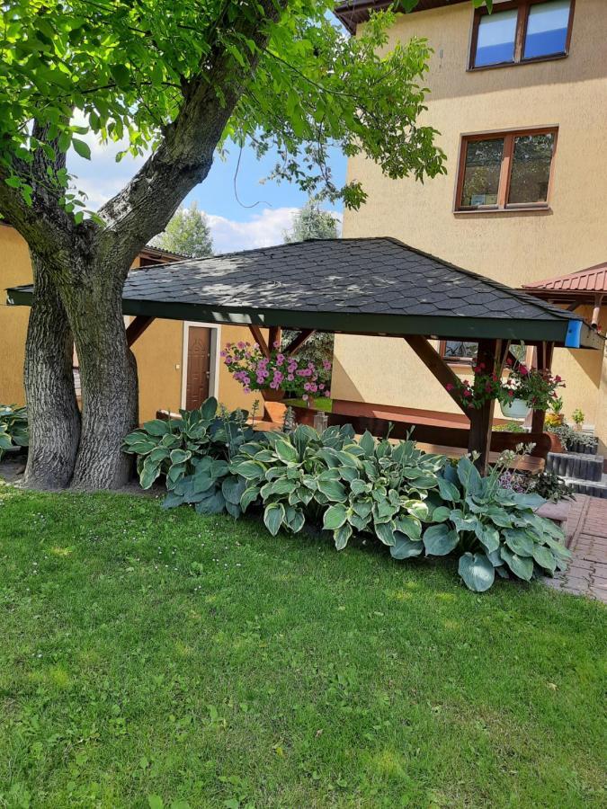 Apartament Naleczow Dom Pod Orzechami エクステリア 写真